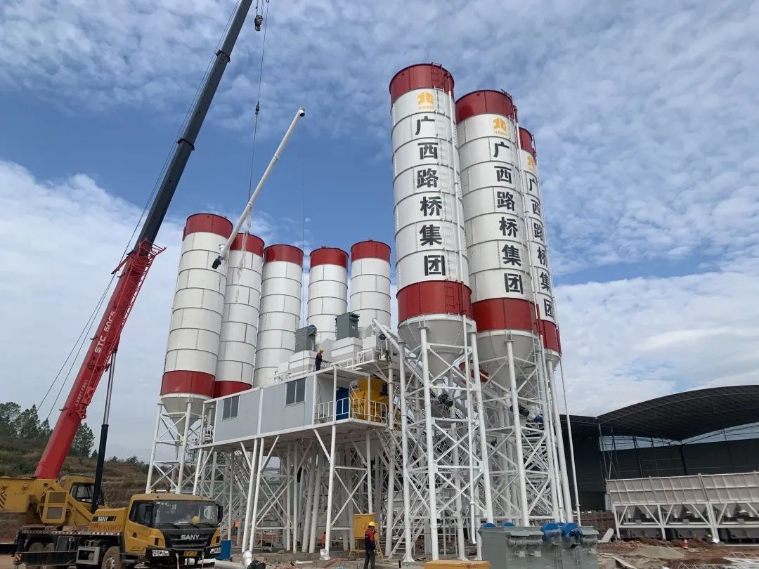 砼友攪拌站助力茶常高速建設(shè)